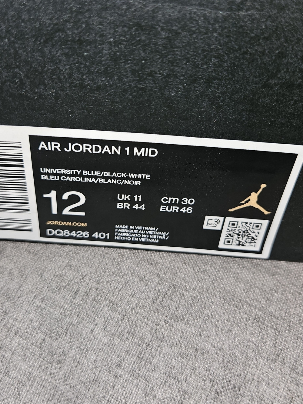 AIR JORDANS 1 MID